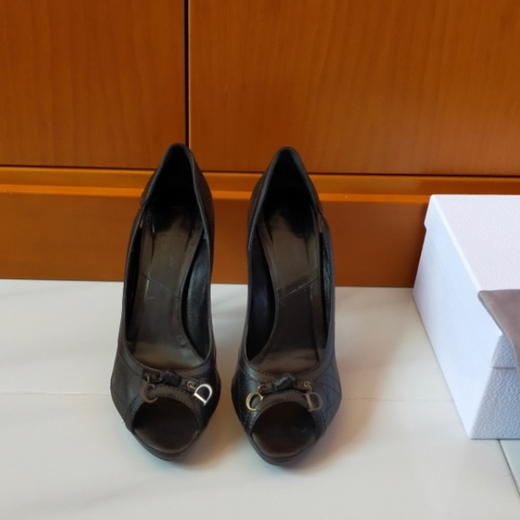 “ Dior” black heels with the “brands metal letters “. - Picture 7 of 10